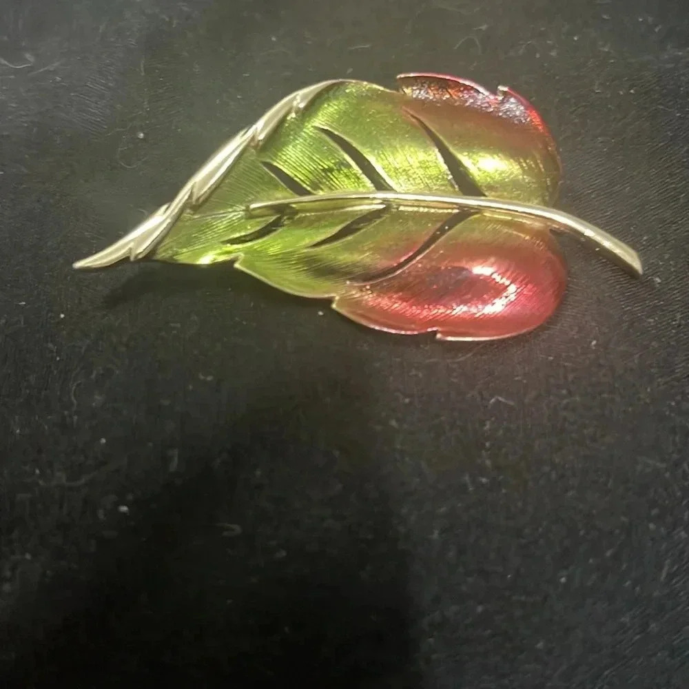 Vintage Leaf Brooches vintage - Picture 3 of 4